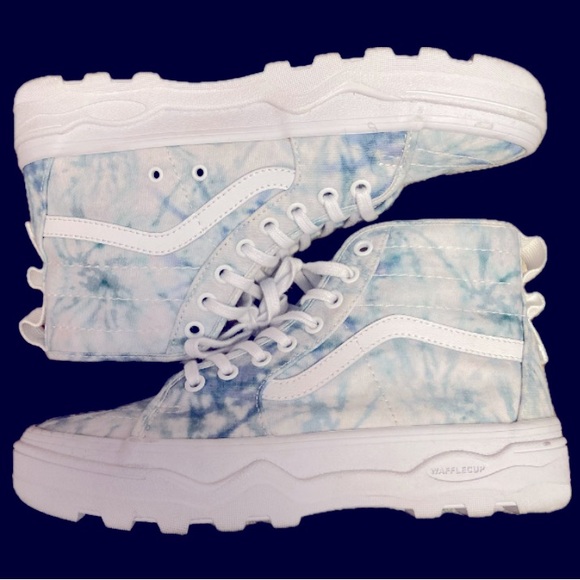 VANS SK8-HI SENTRY WOMENS Size 8.5 Lugged High Top boot Tie dye Blue Platform - Picture 1 of 15